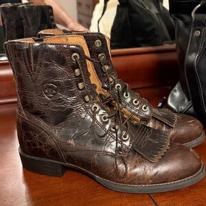 Ariat womens Distressed Brown Lace-Up Boots